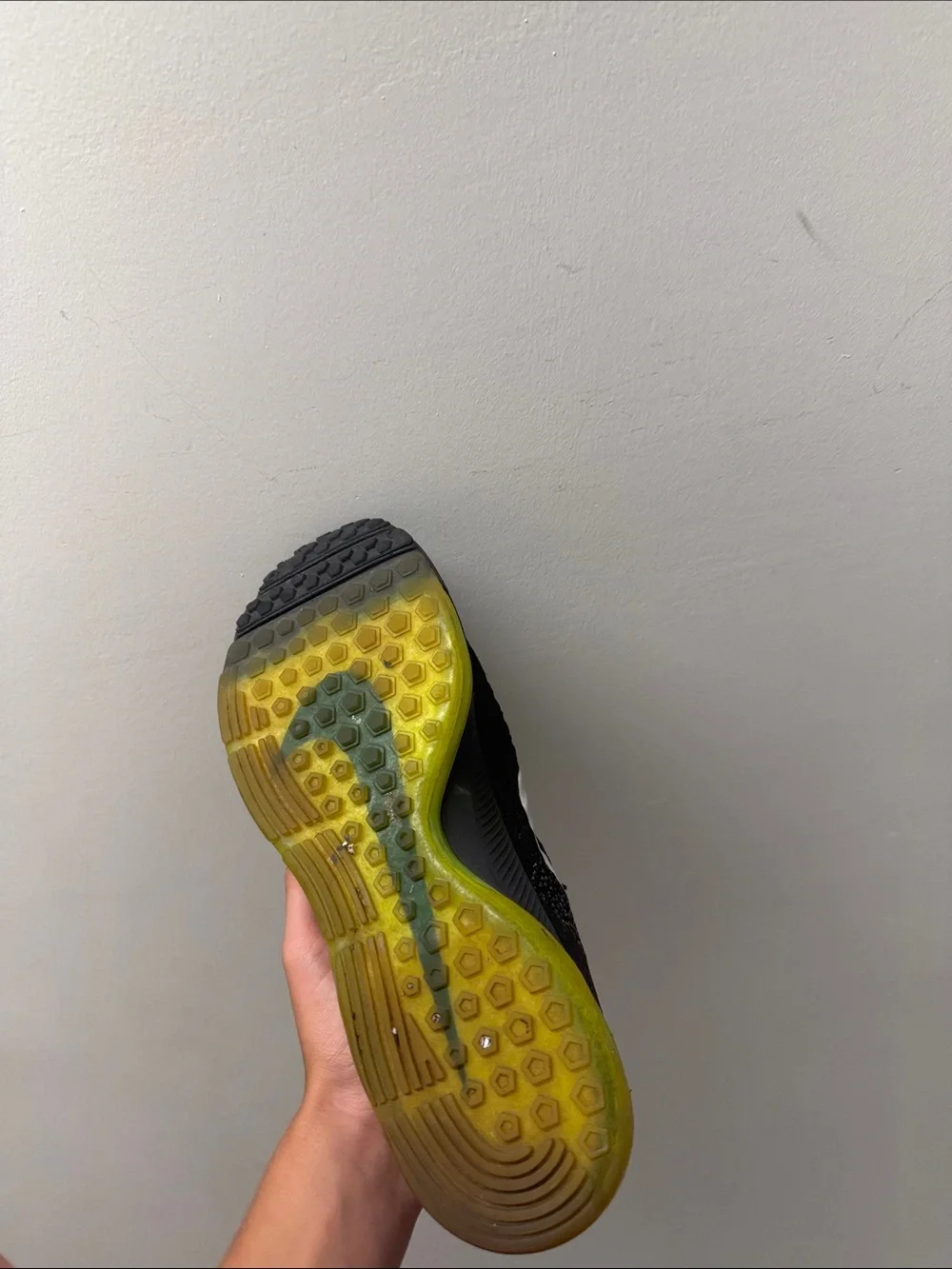 Nike lightweight flyknit